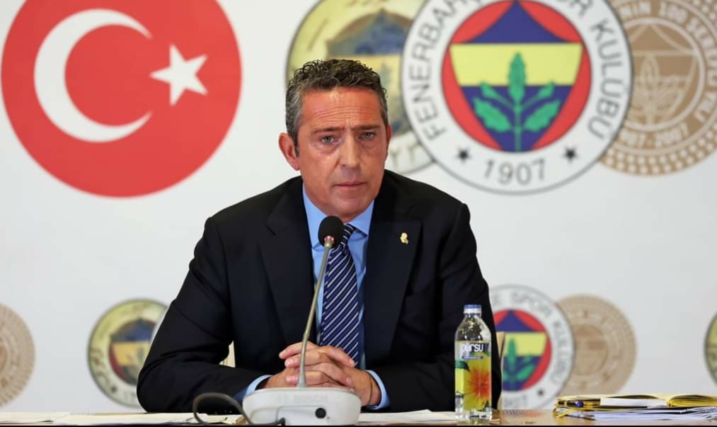 Fenerbahçe'de teknik direktör konusunda flaş bir gelişme yaşandı.