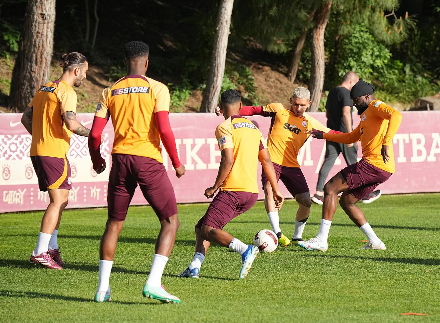 Süper Lig'in son şampiyonu Galatasaray'da kamp programı belli oldu. Sarı-Kırmızılılar