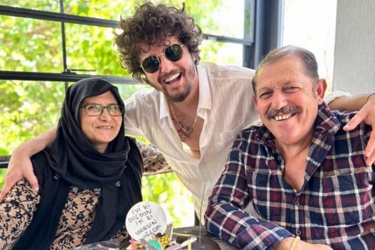 Sosyal medya fenomeni Marul Kafa lakaplı Mehmet Yıldırım'ın annesi Havva