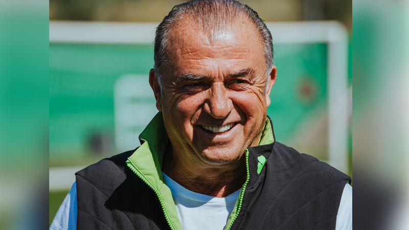 Son olarak Yunanistan ekiplerinden Panathinaikos'u çalıştıran Fatih Terim'in yeniden Süper