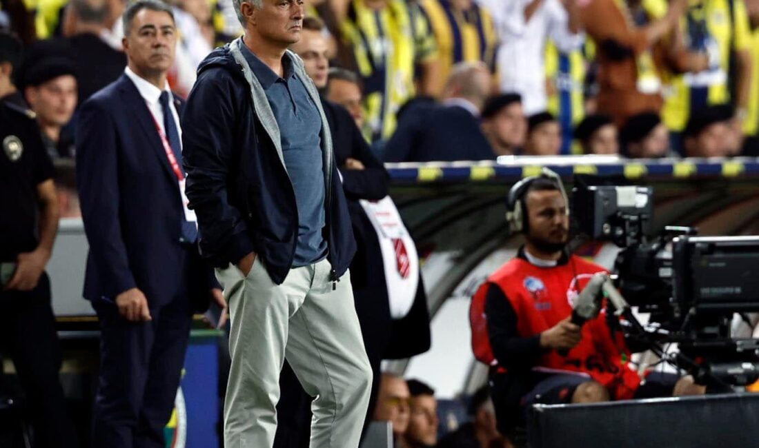 Fenerbahçe Teknik Direktörü Jose Mourinho, Galatasaray karşısında alınan mağlubiyet sonrası