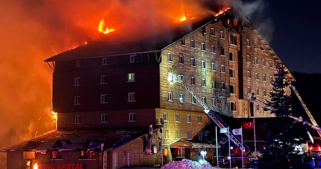 Bolu'nun Kartalkaya bölgesinde bulunan bir otelde meydana gelen yangında, hayatını