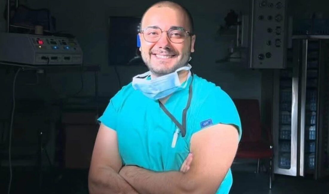 Niğde Devlet Hastanesi'nde görev yapan Beyin Cerrahı Dr. Burak Yürük,