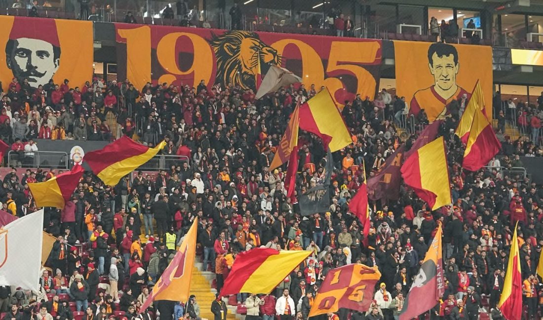 Süper Lig’de Galatasaray’ın Gaziantep FK ile oynadığı karşılaşmada tribünlerde tansiyon