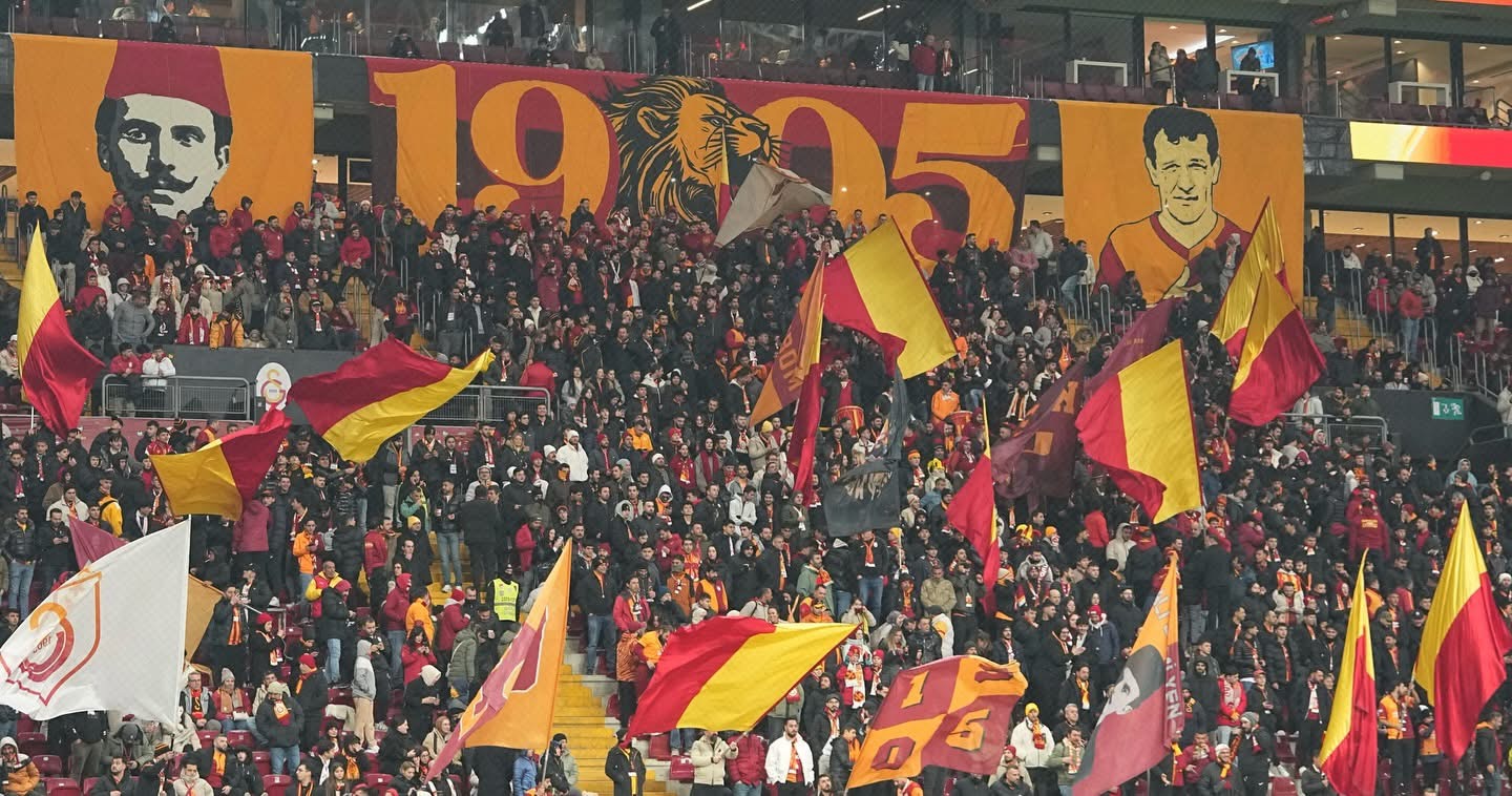 Süper Lig’de Galatasaray’ın Gaziantep FK ile oynadığı karşılaşmada tribünlerde tansiyon